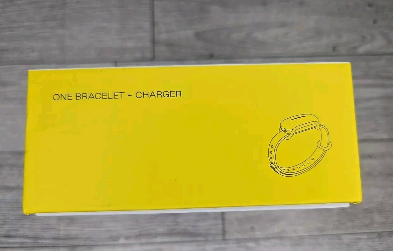 BOND TOUCH Single Vibrating Waterproof Bluetooth Distance Connection Bracelet