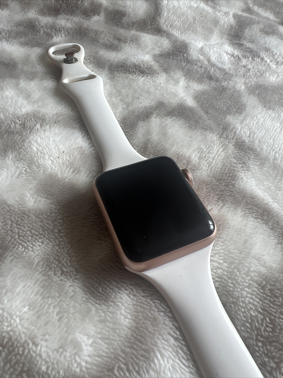 Apple Watch Series 3 – Rose Gold with White Sport Band (GPS + Cellular)