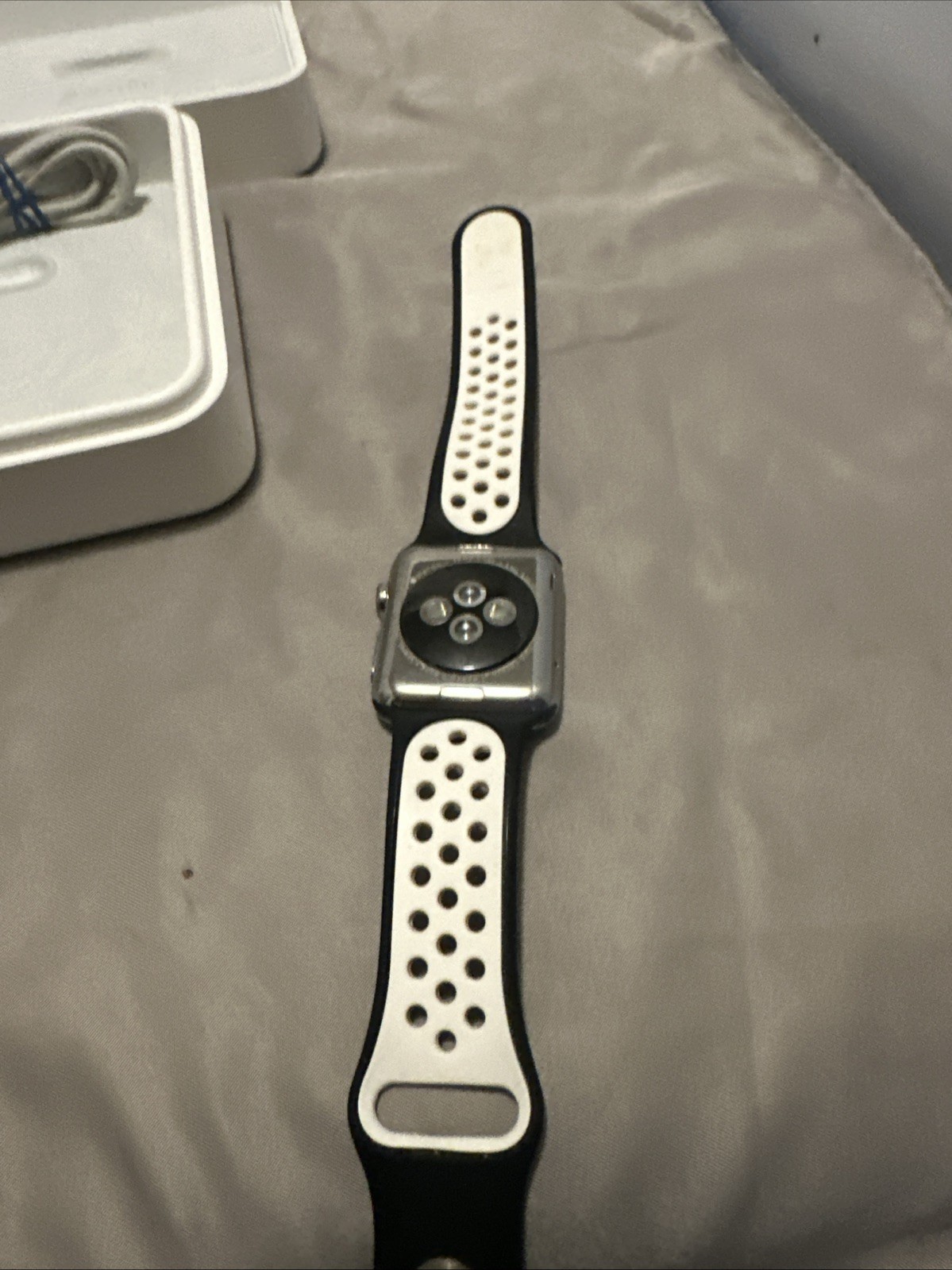 Apple Watch 38mm Stainless Steel Case Silver Milanese Loop – (MJ322LL/A) “Rare”