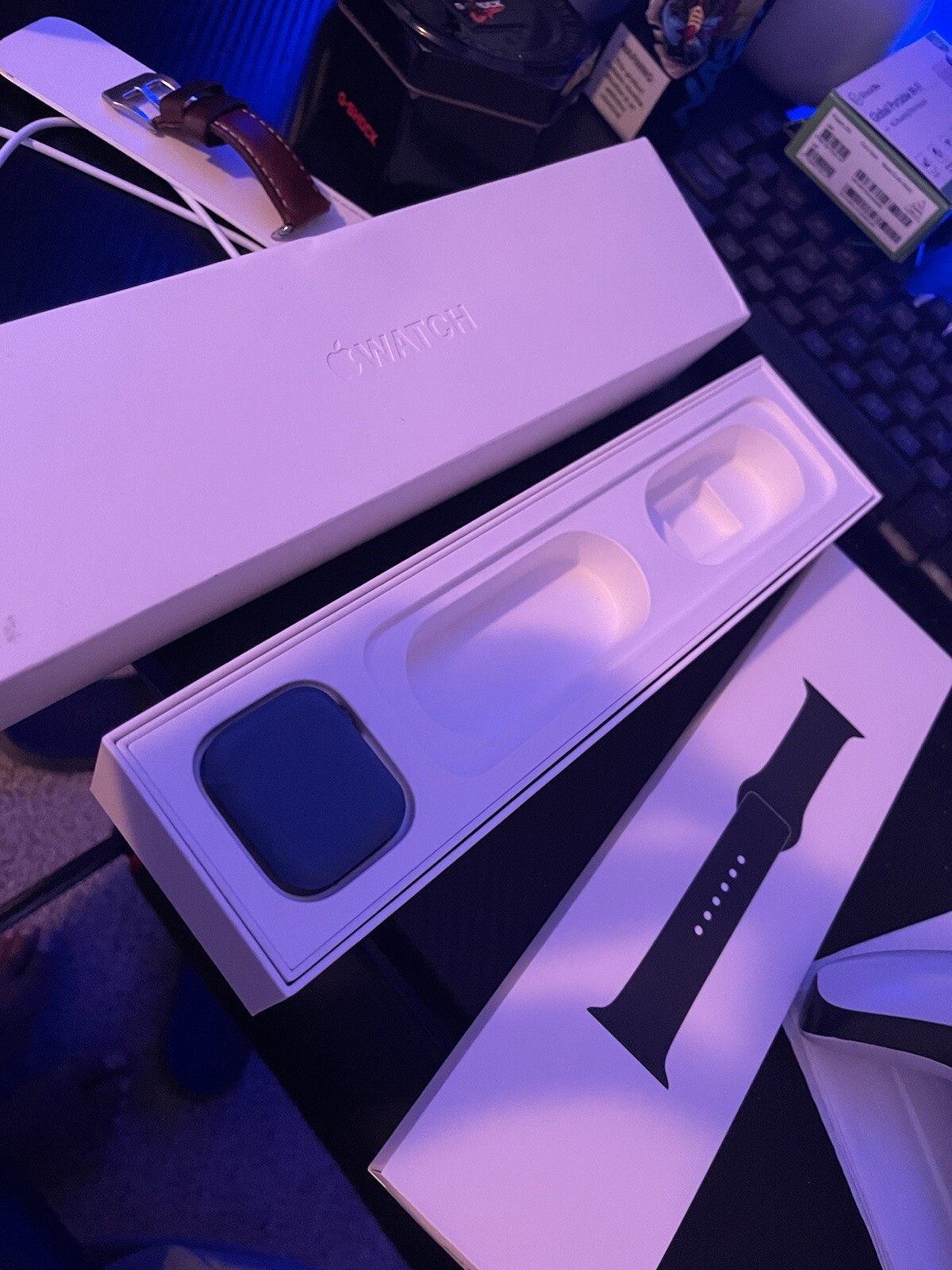 Apple Watch Series 5 44mm Space Gray Aluminium Case with Wifi And Cellular￼