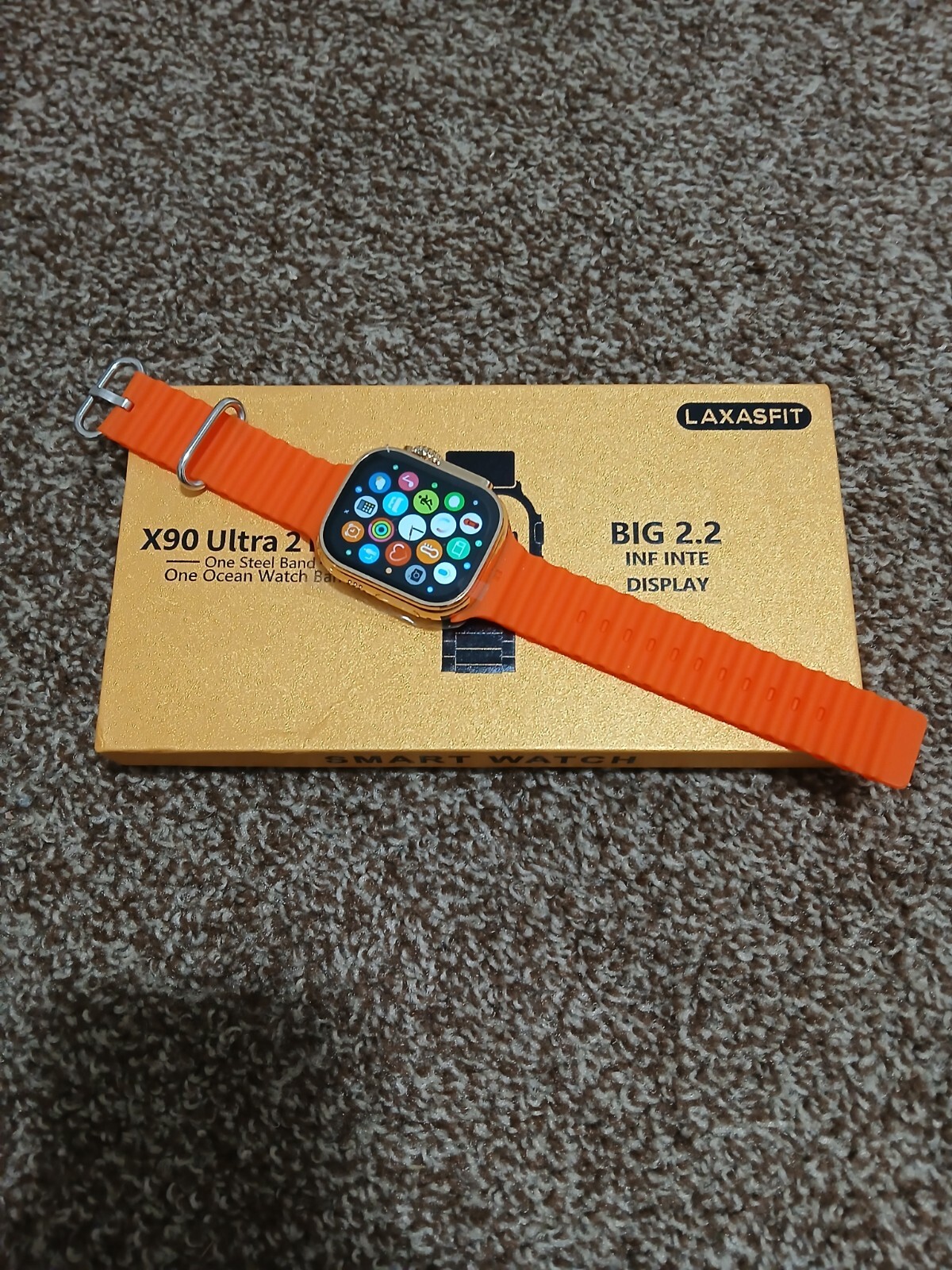 Smart Watch With An Extra Chain Strap