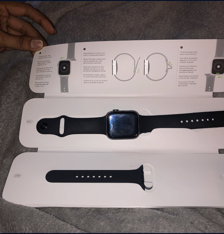 Apple Watch Series 5 44mm Space Gray Aluminium Case with Black Sport Band SM-ML