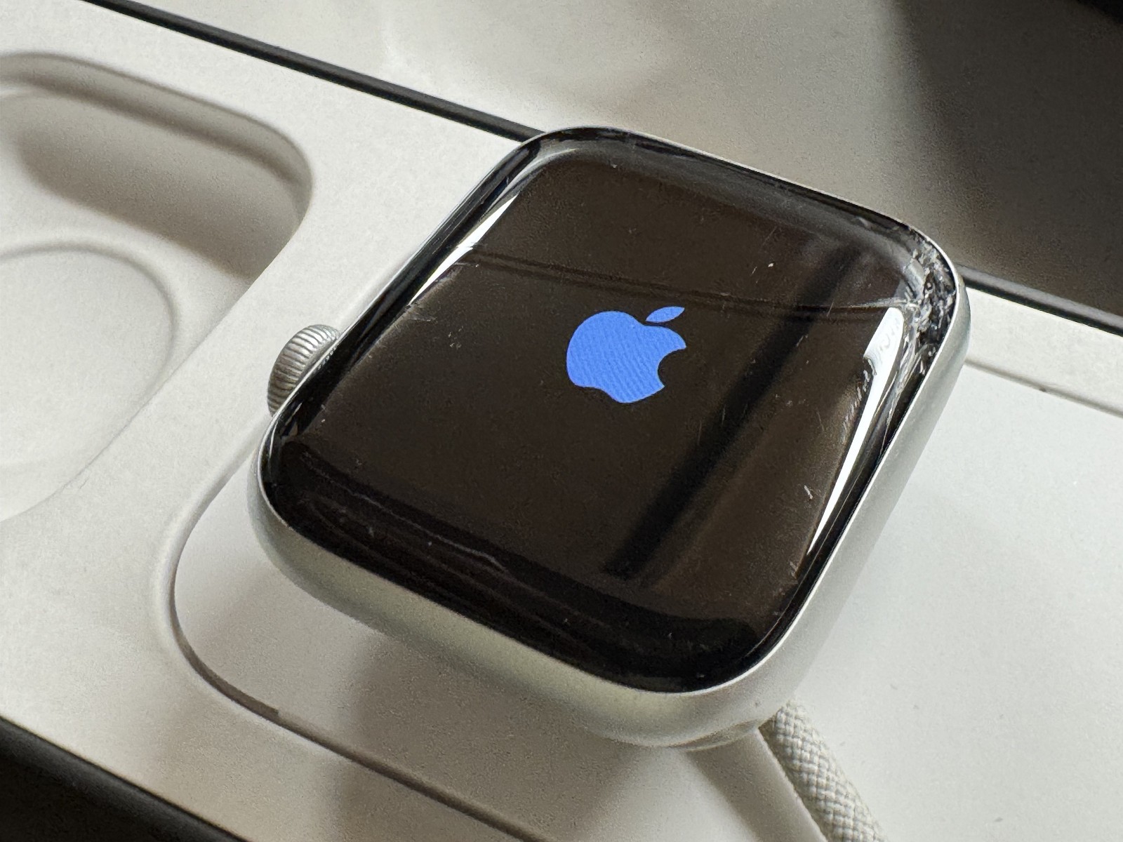 Apple Watch Series 4 Nike+ 44 mm Silver Aluminum Case with pure Plat/Black band.