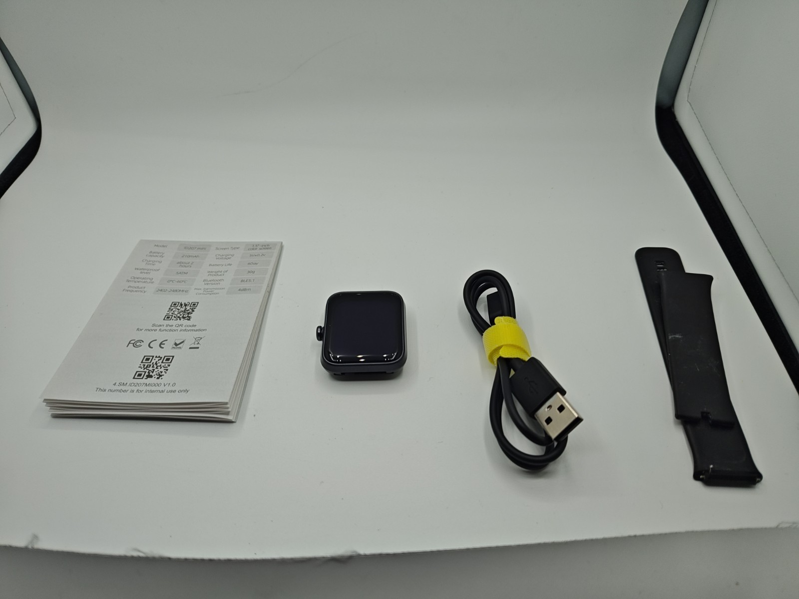 ID207 Mini Smart Watch – New Fitness Tracker – Used. Smartwatch Clasp Issue