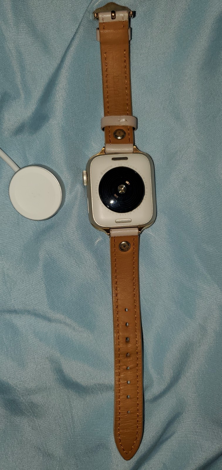 Apple Watch SE 2nd Gen 40mm Silver Unlocked Pink Band MNT33LL/A