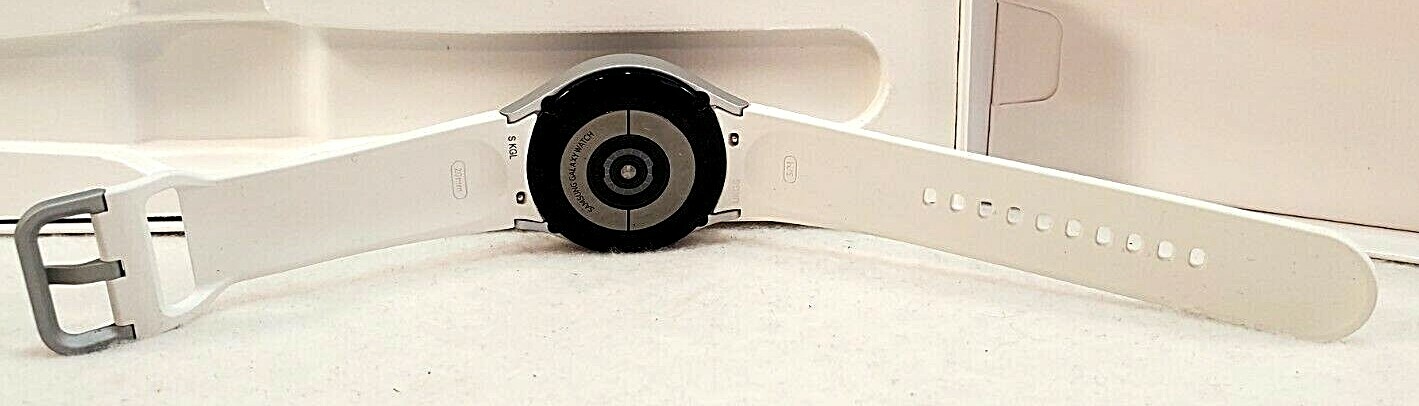 Samsung Galaxy Watch4 ~ 40mm ~ Silver ~ White Band ~ Accidental Damage Warranty!