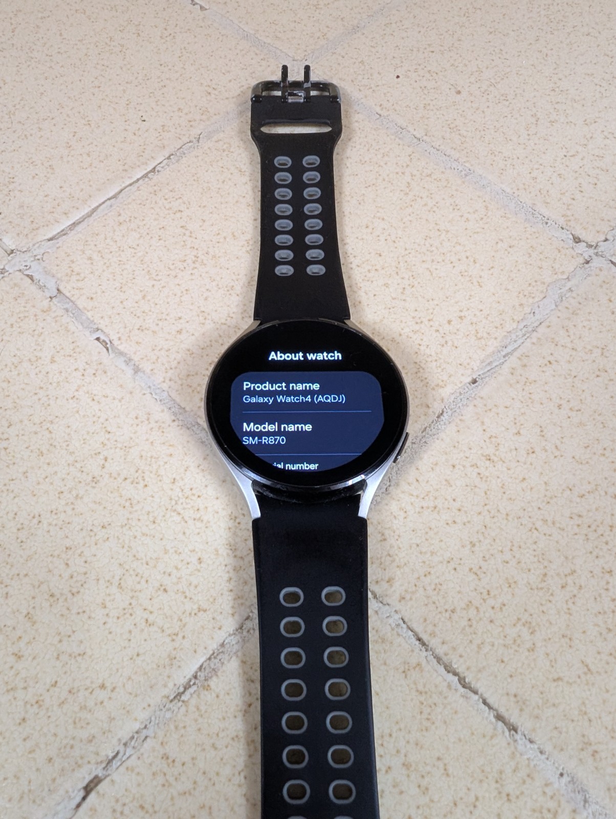 Samsung Galaxy Watch 4 SM-R870 Black 44mm with Wristbands and Chargers Bundle