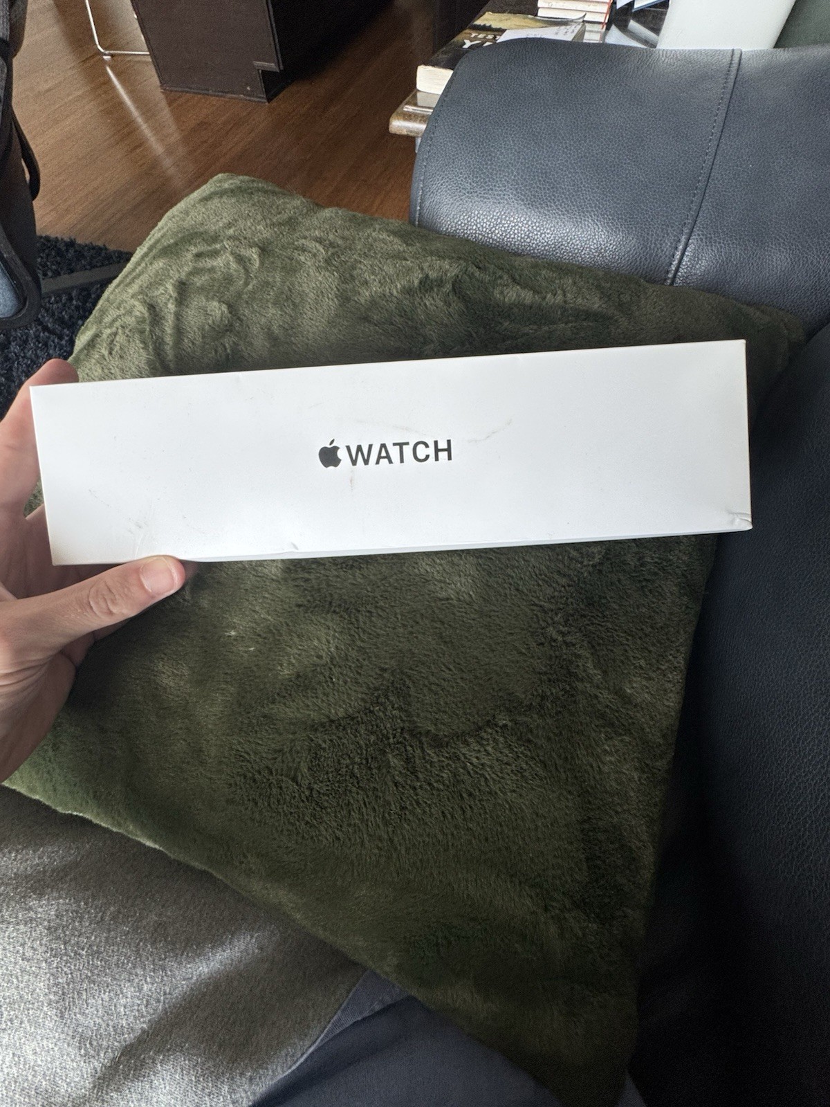 Apple Watch SE (1st Gen) 40mm GPS Space Gray – Battery 76% – Inclu. box + charge