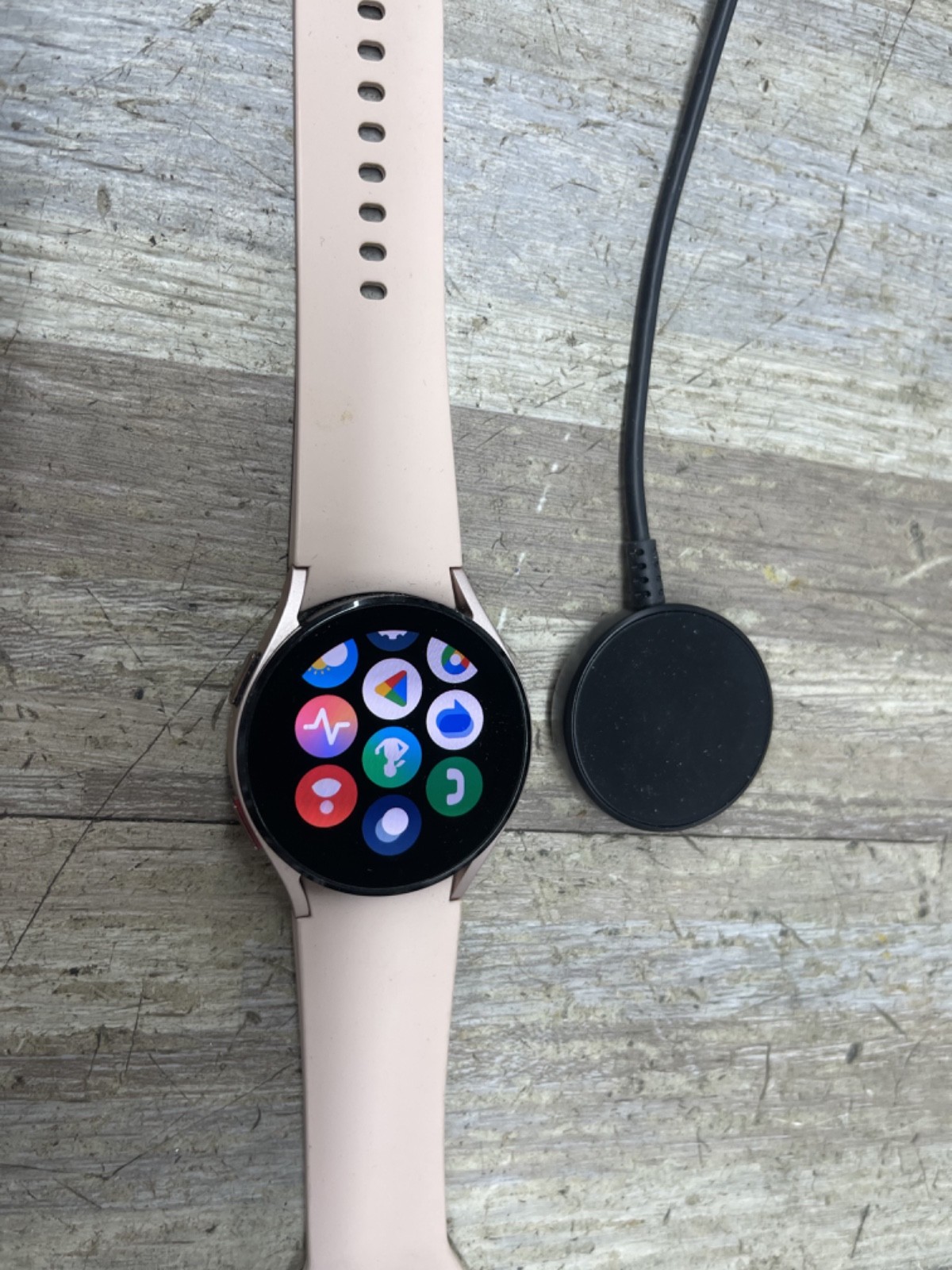 Samsung Galaxy Watch 4 40MM Black with Black Bands LTE Cellular SM-R865U Used