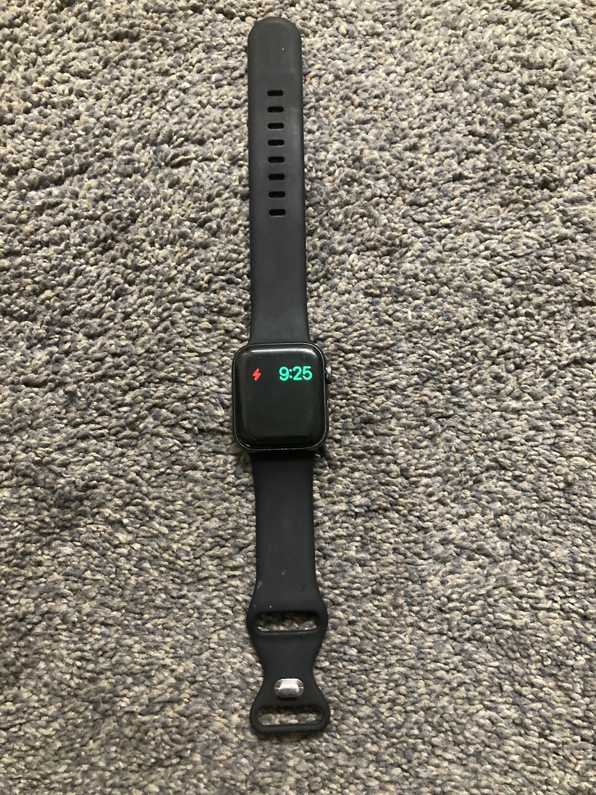 Apple Watch Series 6 Nike 40mm Aluminum Case with Pure Platinum/Black Sport Band