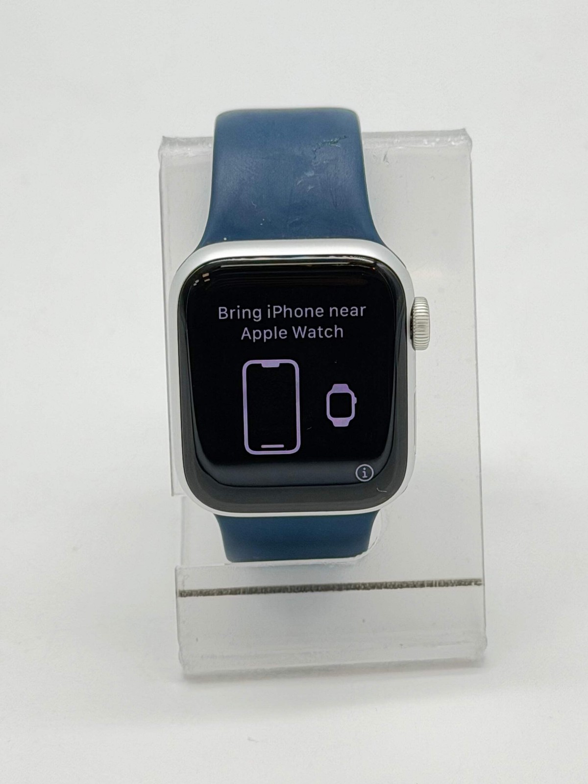 2020 Unlocked Apple Watch SE A2353 40mm Silver w/ Box