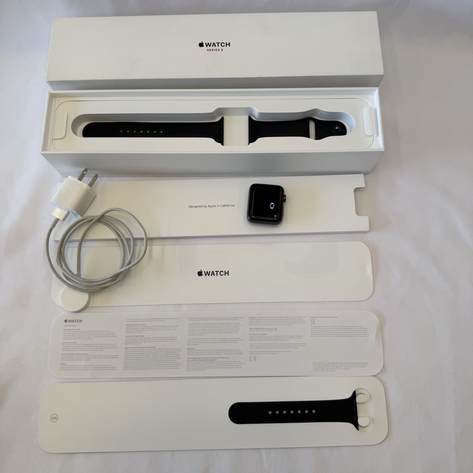 Apple Watch Series 3 (GPS) 42 mm Dark Gray Aluminum Bundle
