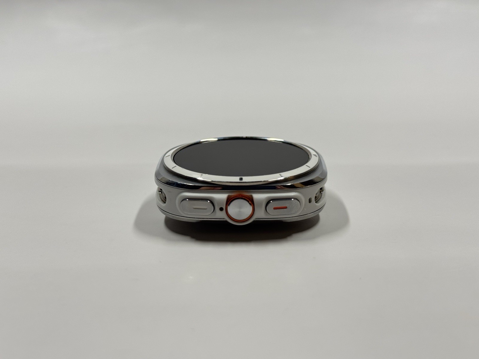 Samsung Galaxy Watch Ultra 47mm Titanium White LTE – Excellent Condition