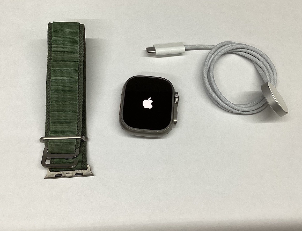 Apple Watch Ultra A2622 (1st Gen) 49mm Titanium Cellular 95% batt
