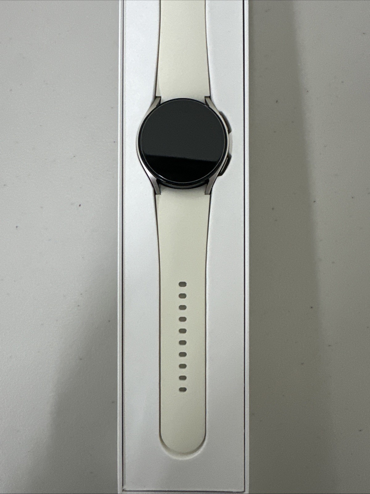 Samsung Galaxy Watch 6 SM-R935U – 40mm- Gold- Wifi Only