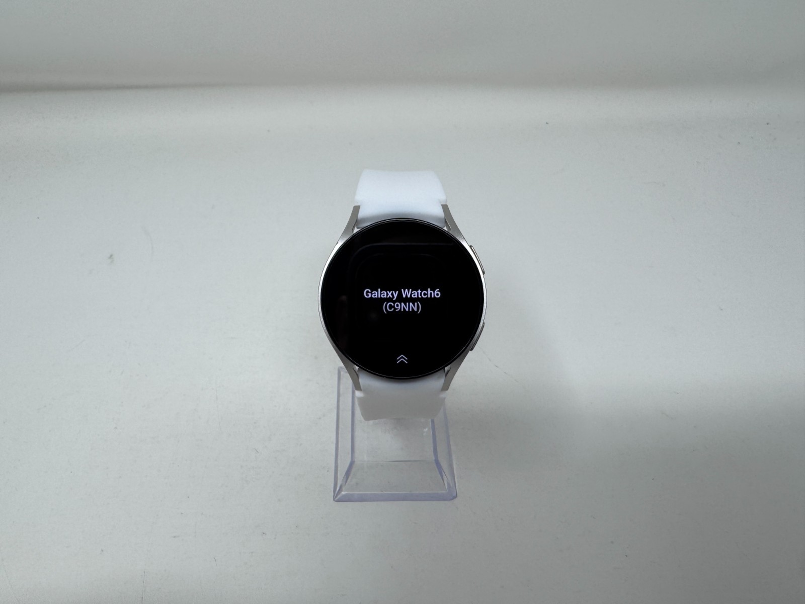 Samsung Galaxy Watch6 40mm (Bluetooth) SM-R930 Silver – FAST FREE SHIPPING!