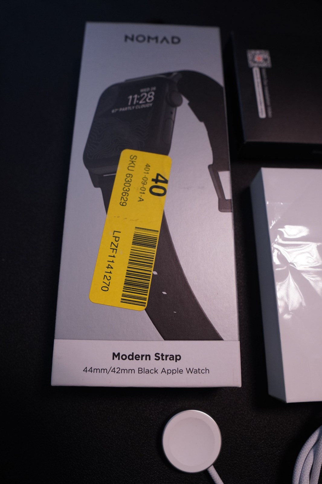 Apple Watch Series 8 [GPS, Cellular, 45mm] Stainless Steel 87% Battery w/ Straps