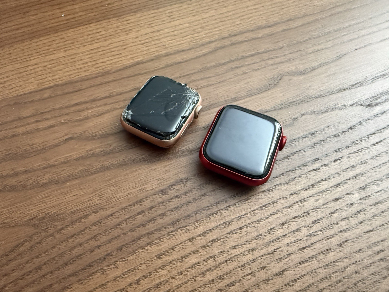 Apple Watch Series 6 40MM RED WiFi Unlocked+ Series 4 40MM Gold WiFi Unlocked