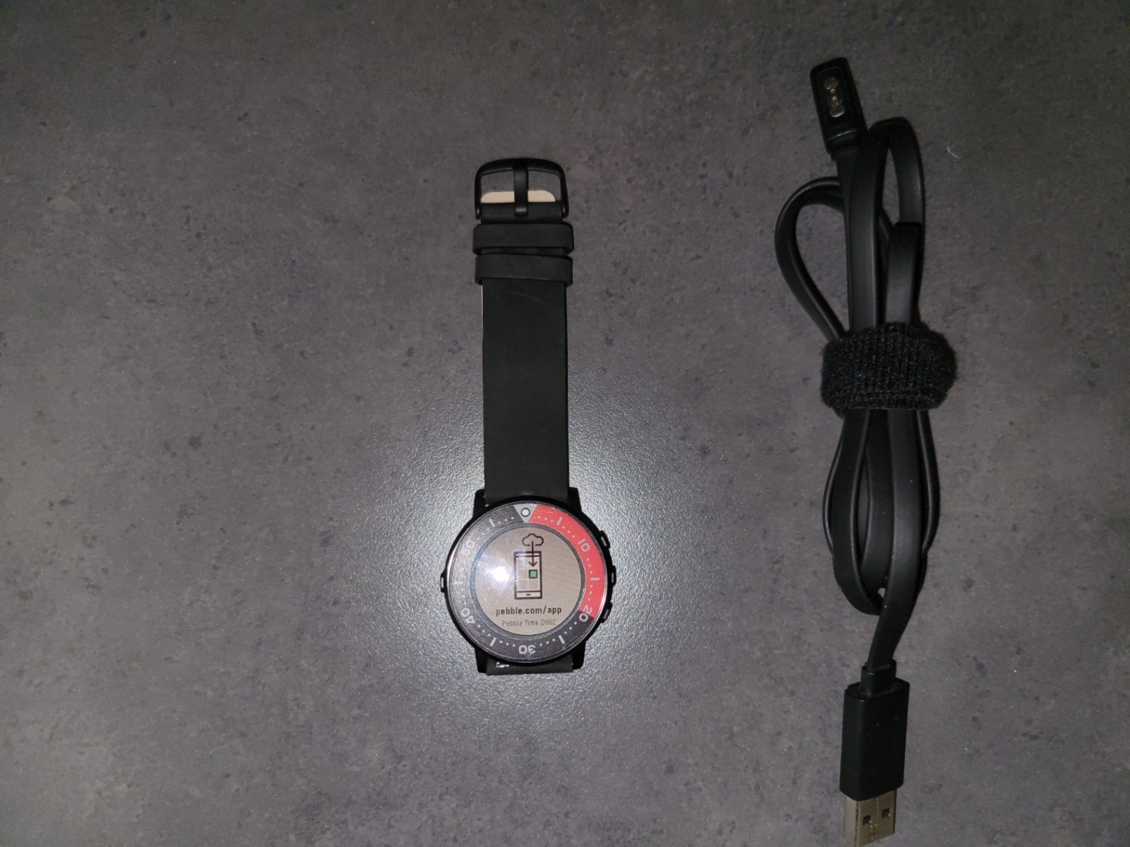 Pebble Time Round 20mm Smartwatch for Apple/Android Devices – Black/Black