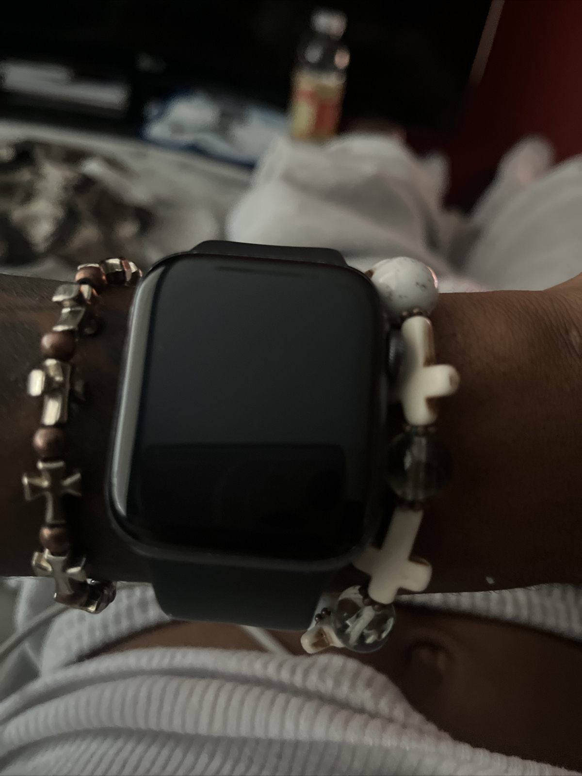 Apple Watch SE 44mm Midnight Space Gray Aluminum Case Smart Watch – (MKQ63LL/A)
