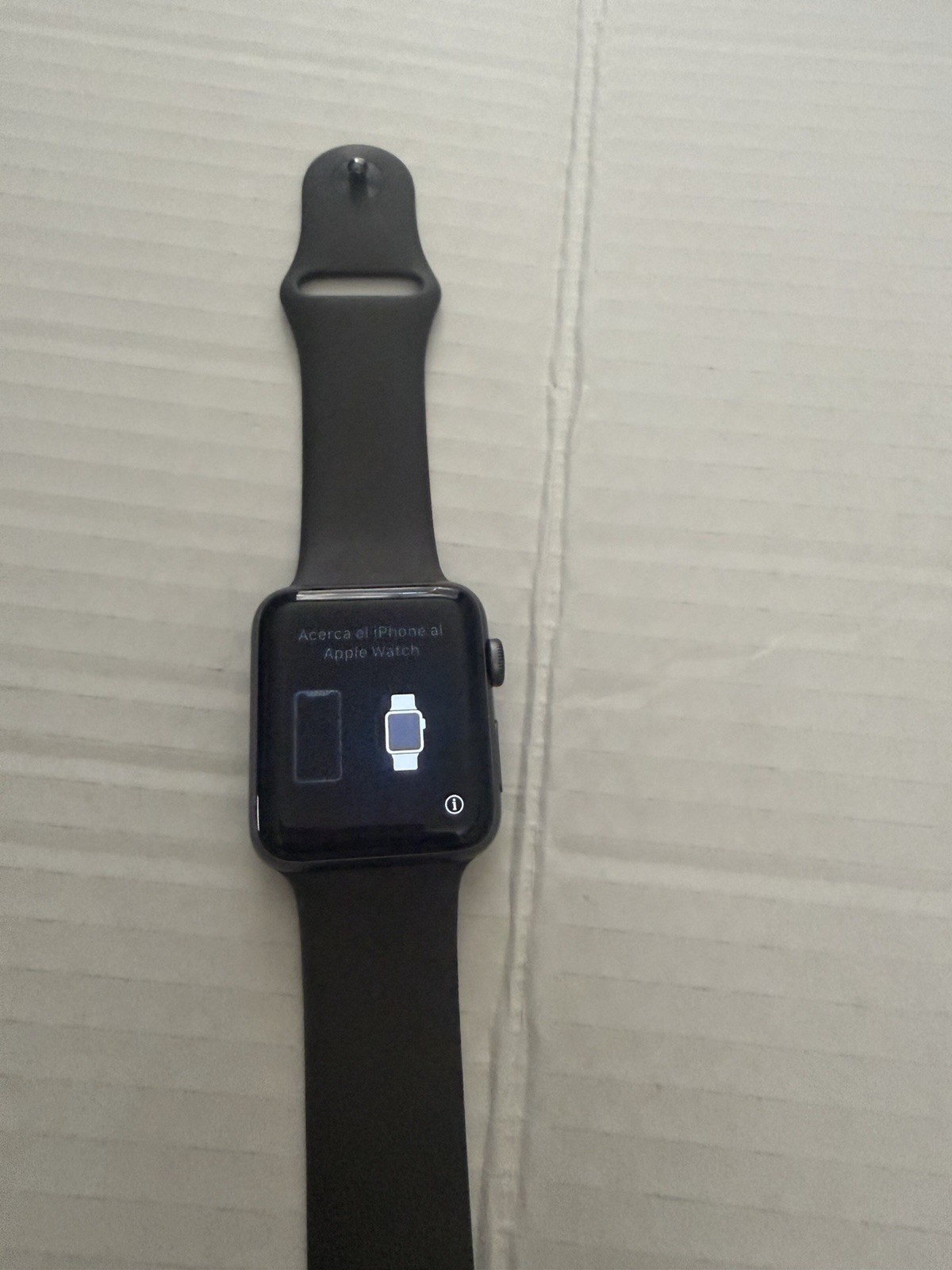Apple Watch Series 3 42mm LOCKED read description