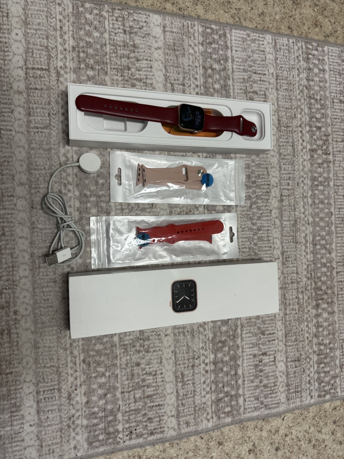Apple Watch Series 5 40mm Gold Aluminum Case GPS –Pink Sand Sport Band-MWV72LL/A