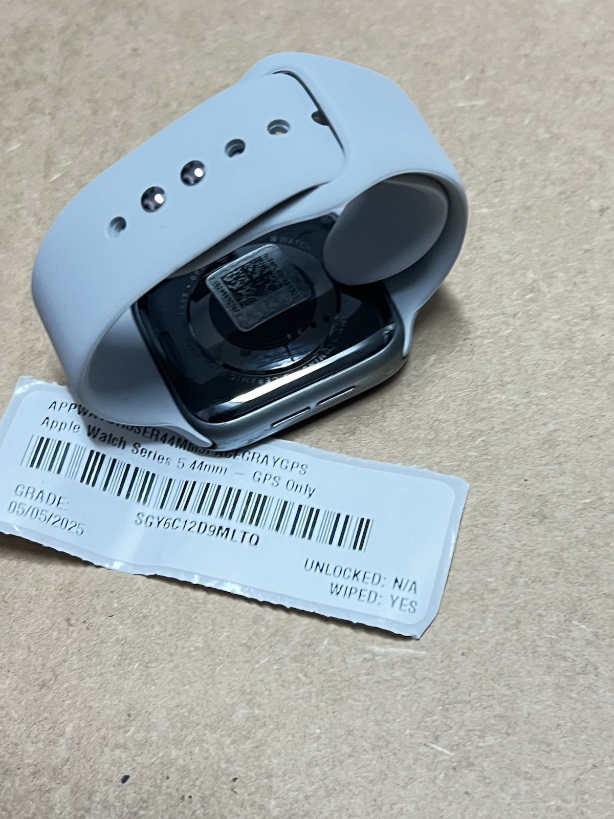 Apple Watch Series 5 44mm black Aluminum Case Sport Band GPS- burn