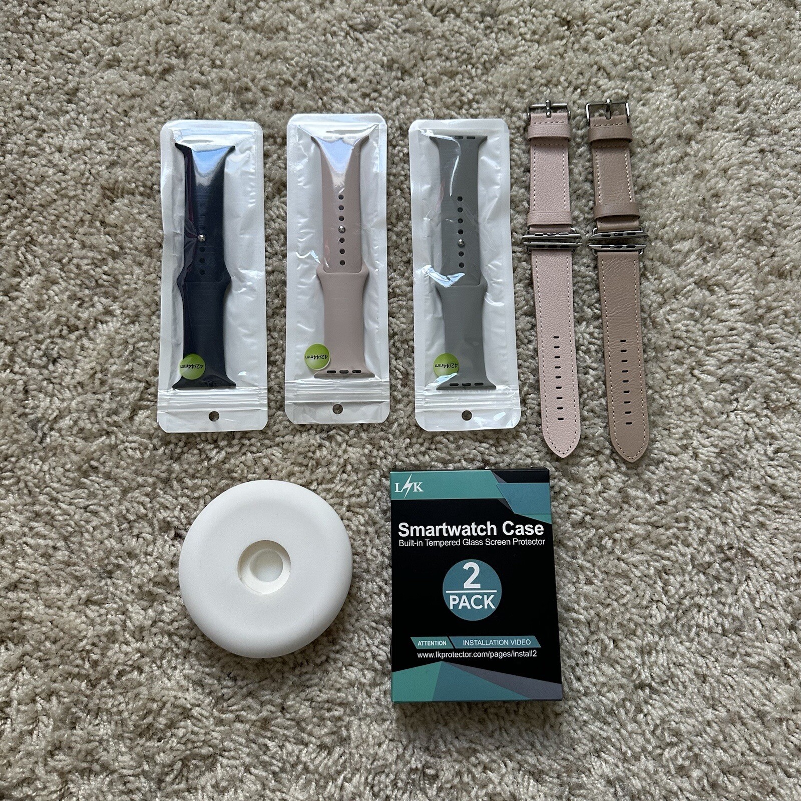 VGUC Apple Watch Series 6 44mm Silver Stainless Model with White Sport Band