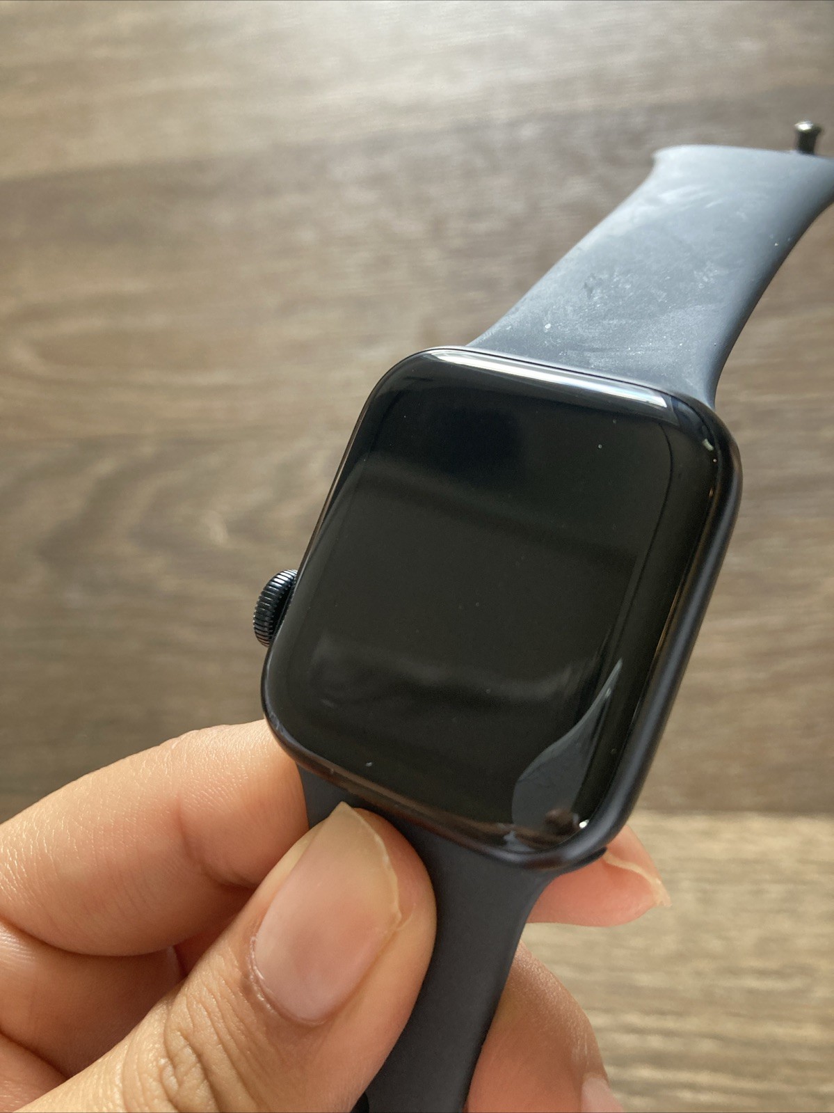 Apple Watch SE 40mm Aluminum Case Ion-X glass •GPS Wr – 50 Meters