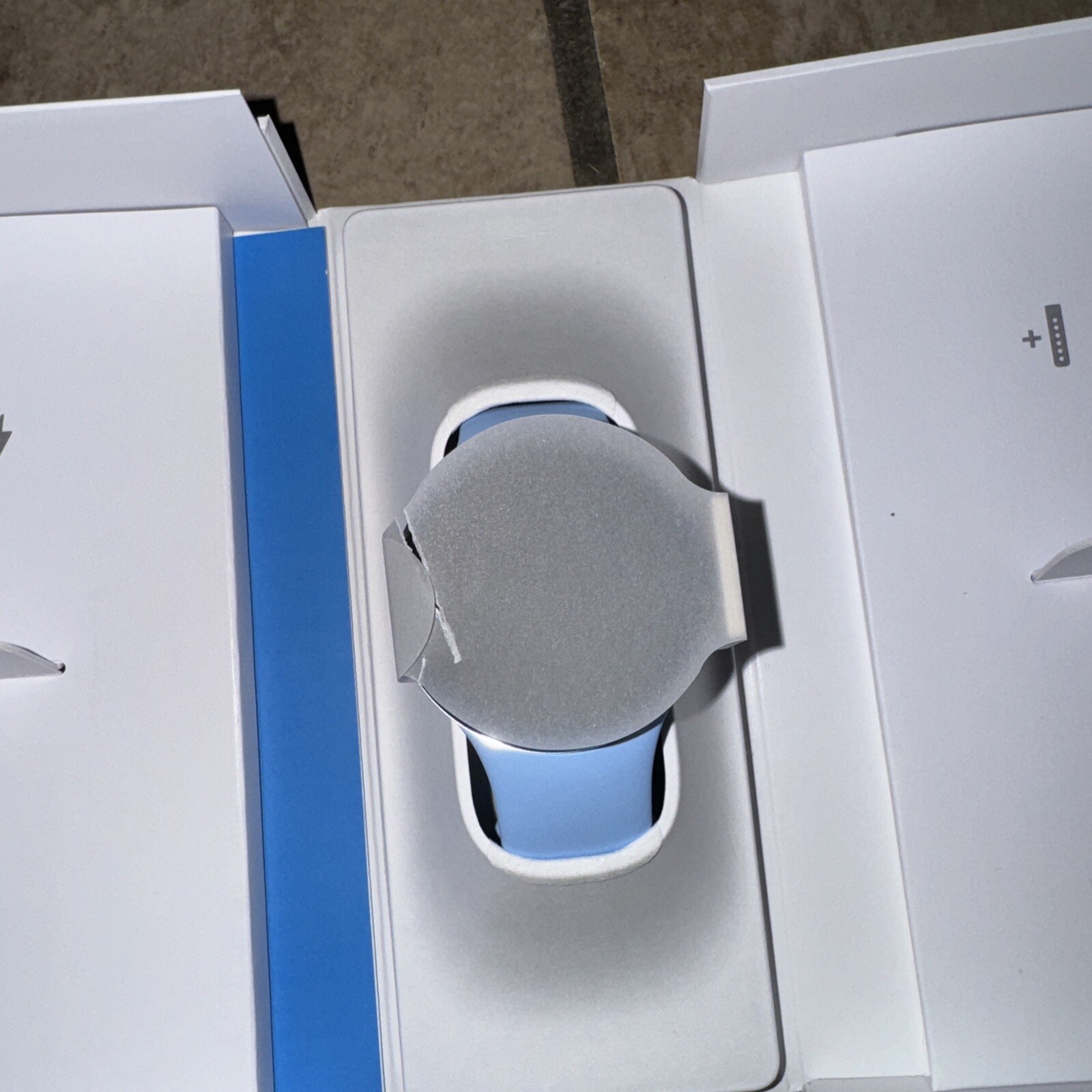 Google Pixel Watch 2 Wi-Fi 41mm Silver Aluminum Case Blue Band Brand New