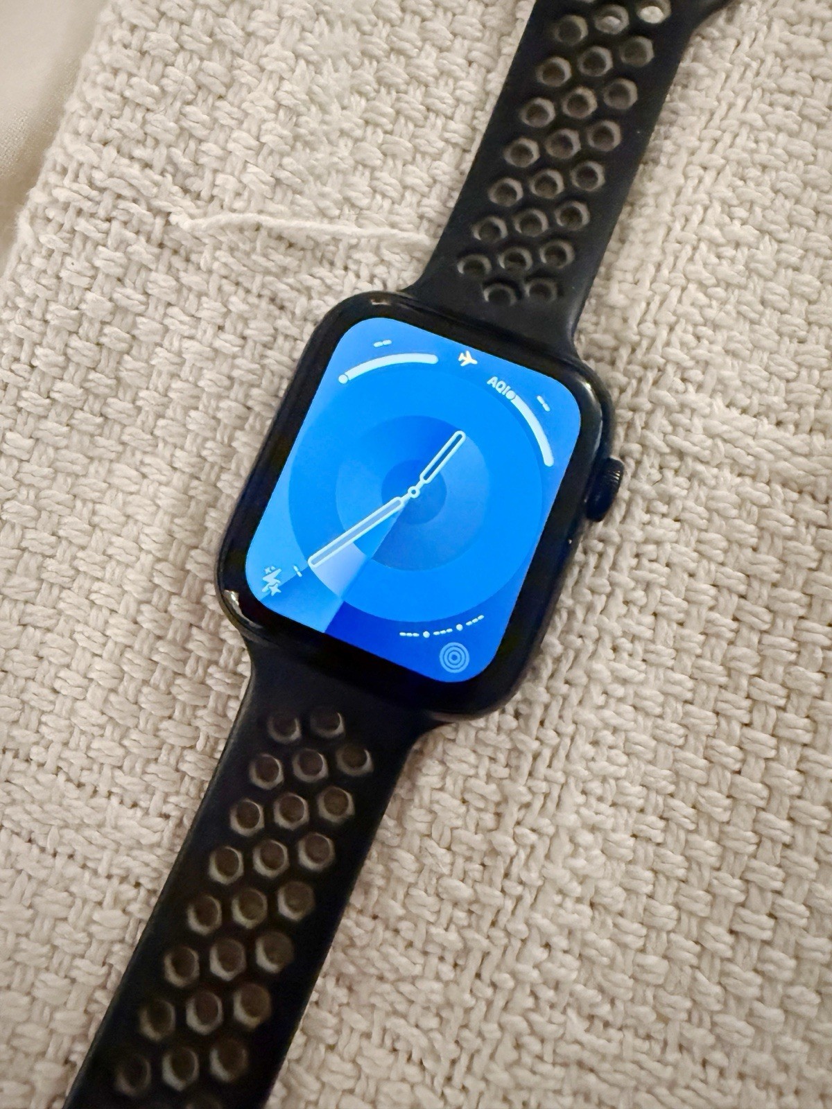 Apple Watch SE 44mm 32GB with Nike Sport Band, 2nd generation