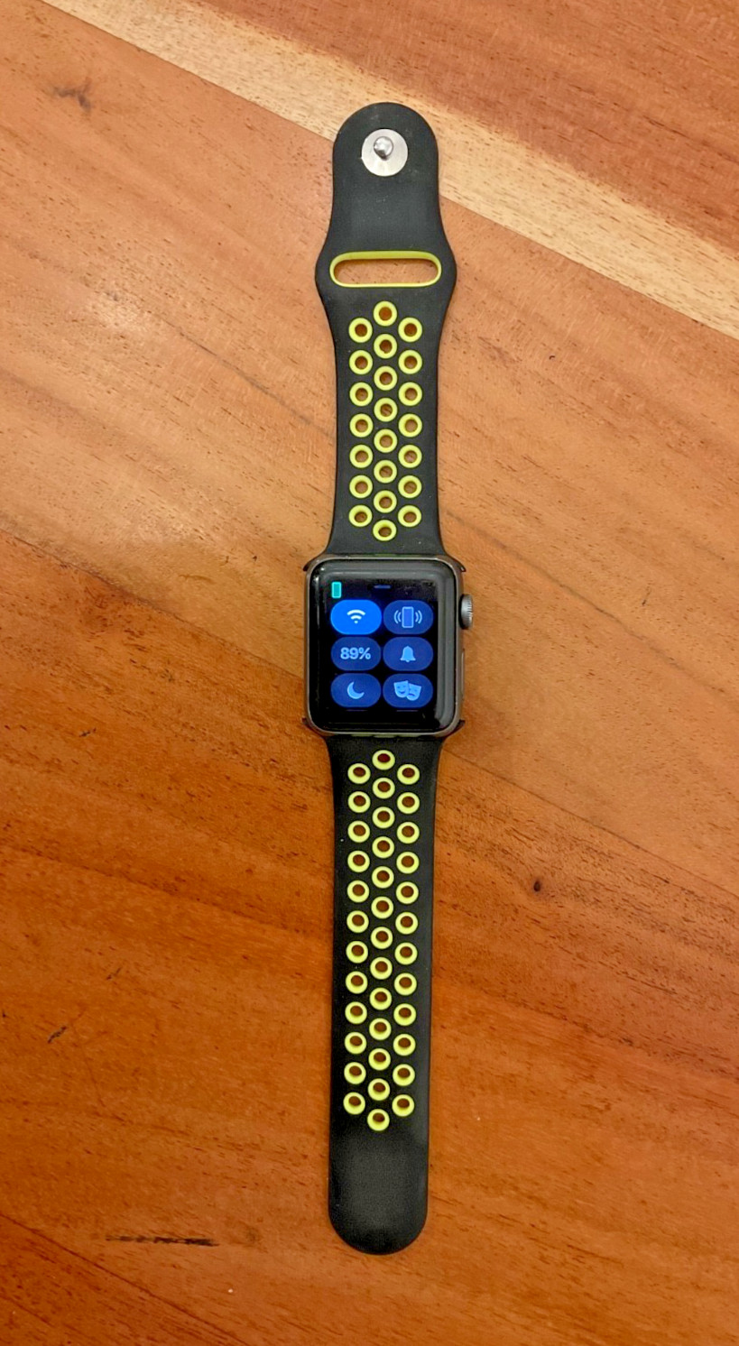 Apple Watch Series 2 38mm Aluminum Case w/Sport Band Black/Yellow