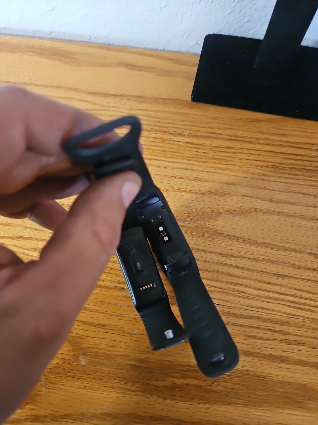 lot of 2 samsung Gear Fit Pleas Read