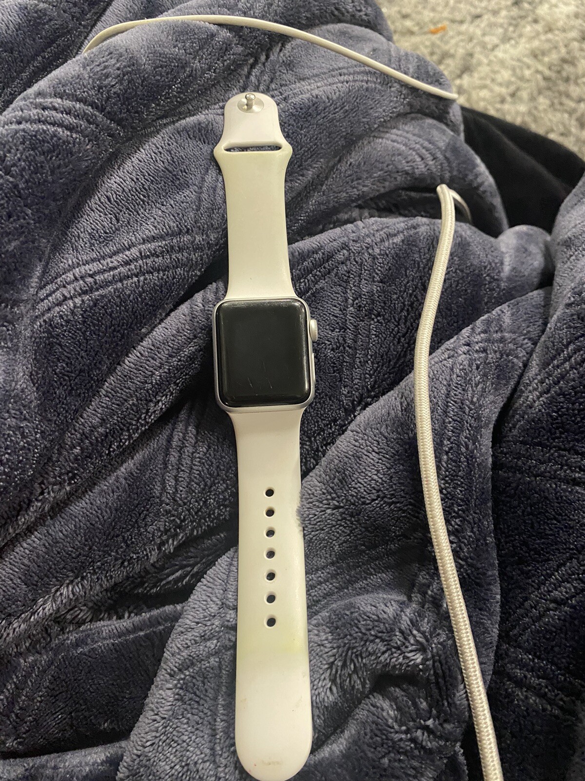 Apple Watch Series 3 38 mm Silver Aluminum Case White Sport Band Smartwatch -…