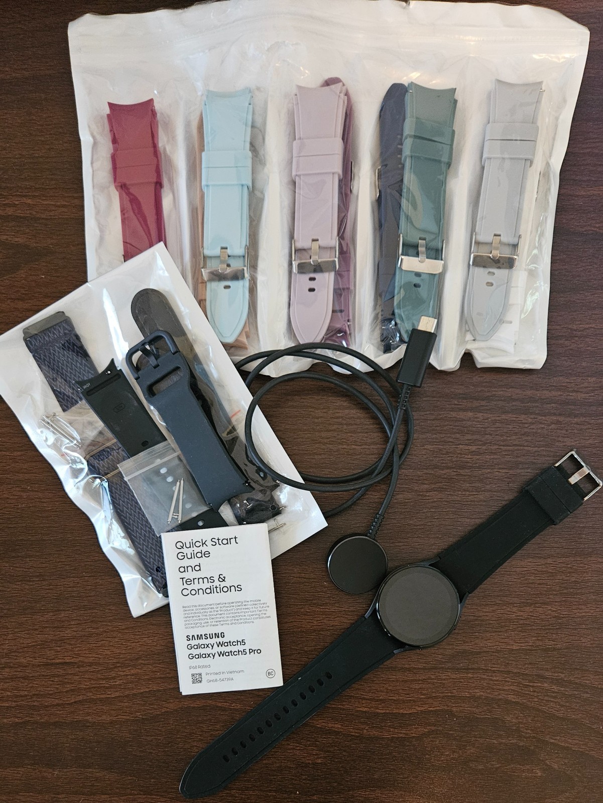 Samsung Galaxy Watch 5 (Standard) + Huge 12-Band Accessory Bundle – Pristine!