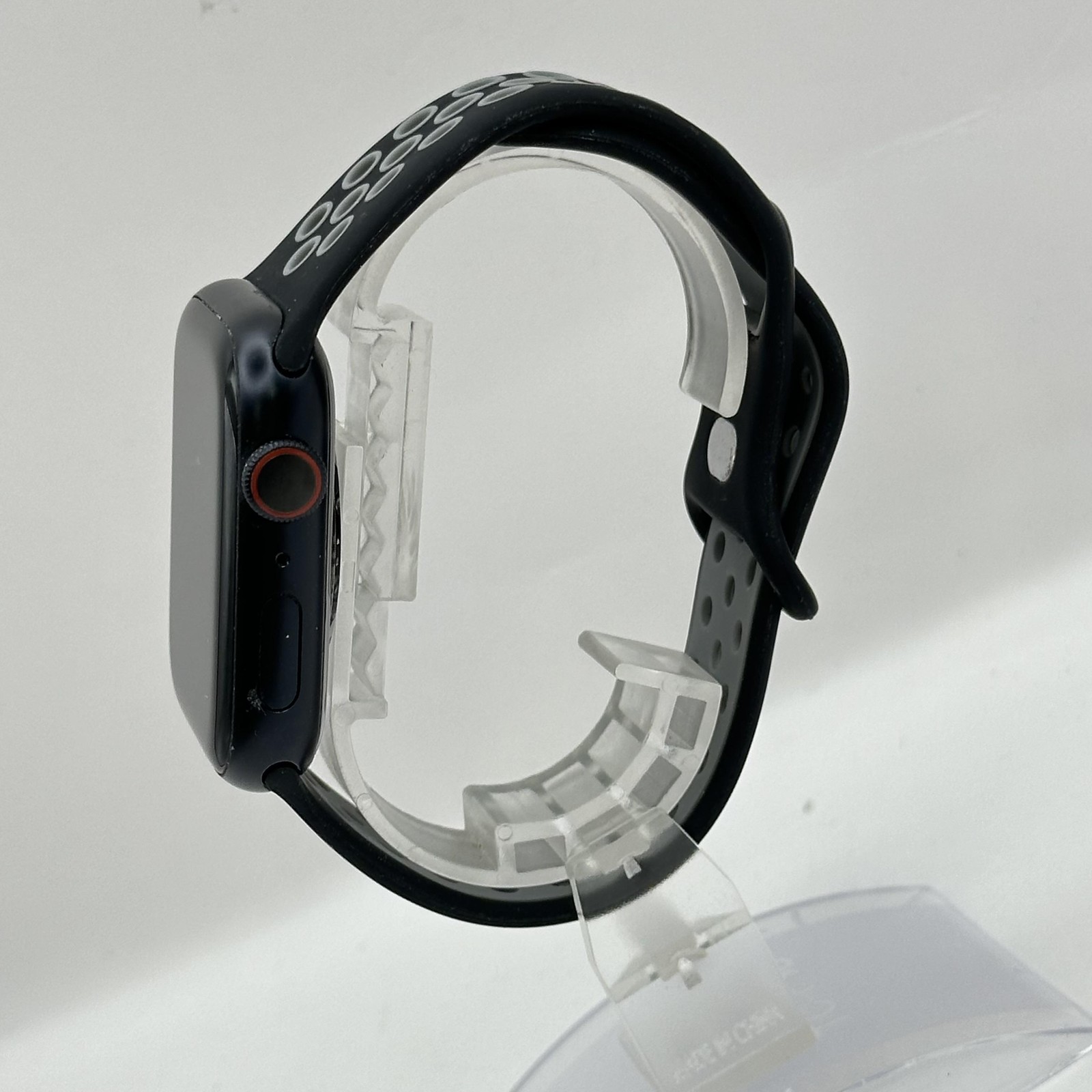 Apple Watch (Series 8) 45mm Space Black Aluminum (LTE) w/Black Nike Sport – Good