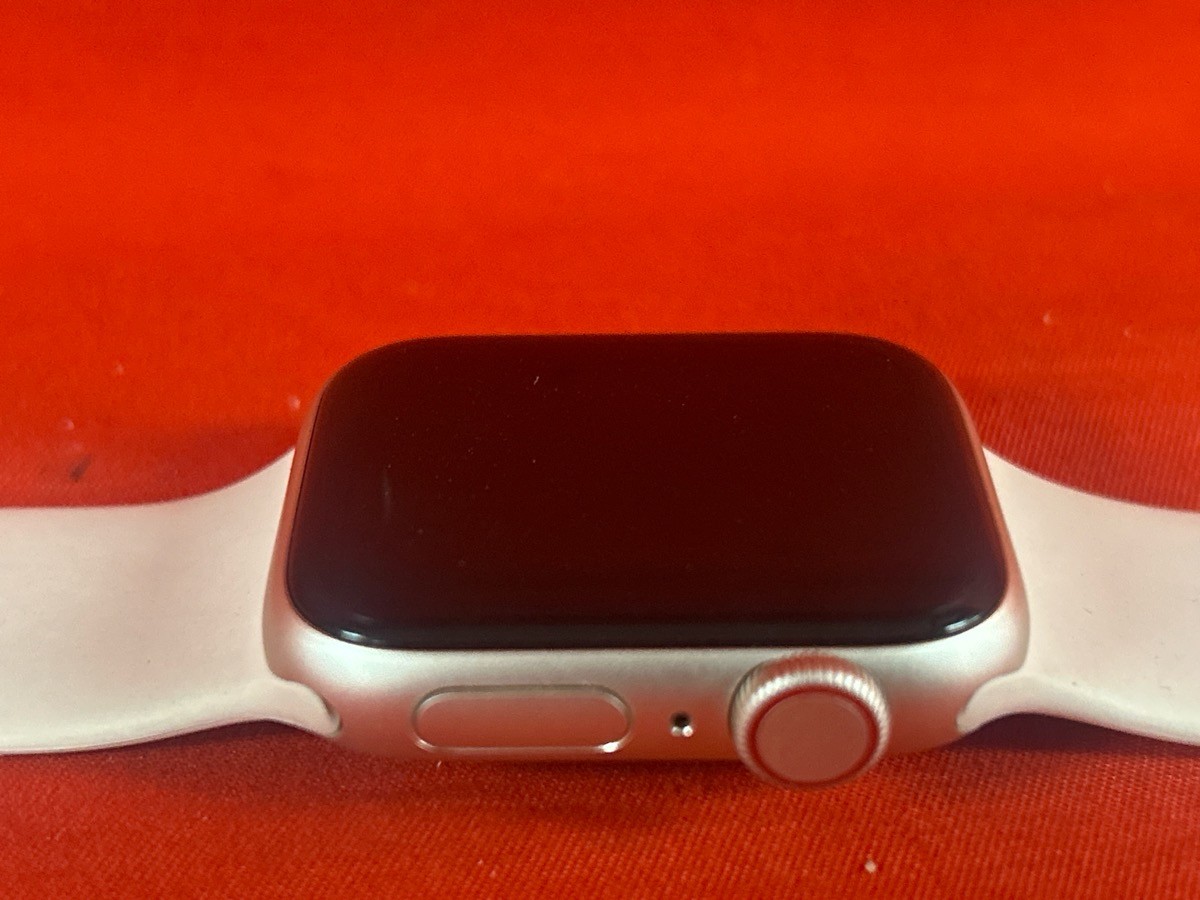 Apple Watch SE Gen 2 GPS 40mm Starlight MXFY3LL/A (CP1126844)