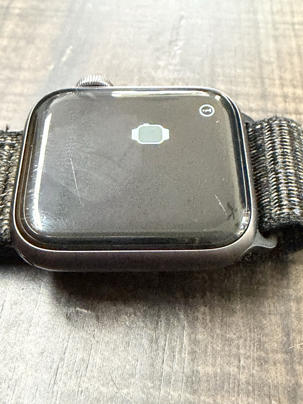 Apple Watch Series 4 40mm Aluminum Case Unlocked