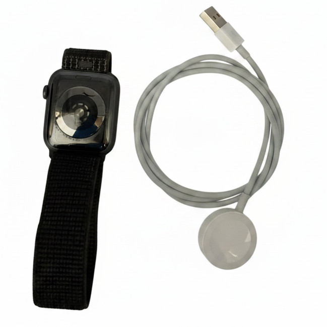 Apple Watch Series 4 GPS 44mm Space Gray Aluminum A1978 Black Sport Loop Band