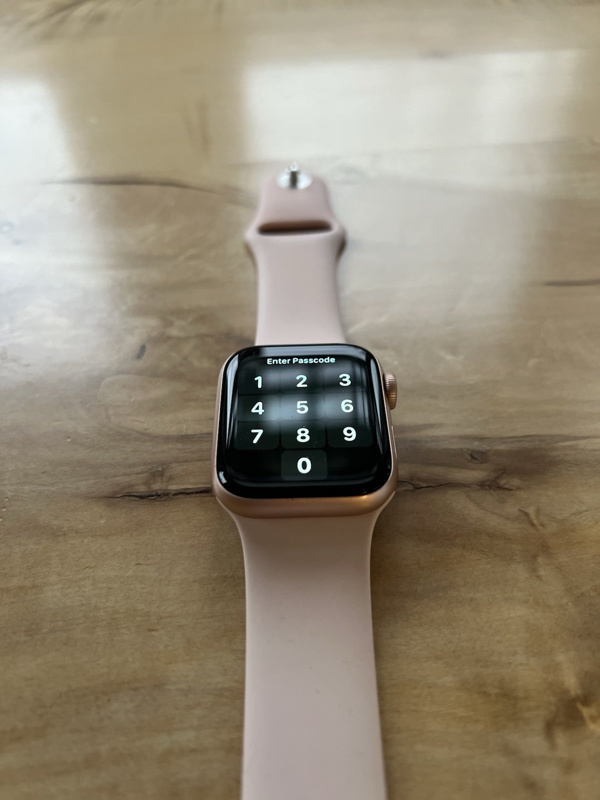 Apple Watch Series 5 MWWP2LL/A GPS & Cellular 40mm Smartwatch – Pink Sand