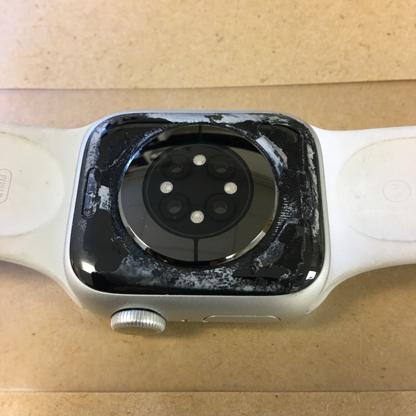 Apple Watch Series 8 GPS 41mm Silver Aluminum Case White Sport Band Smartwatch