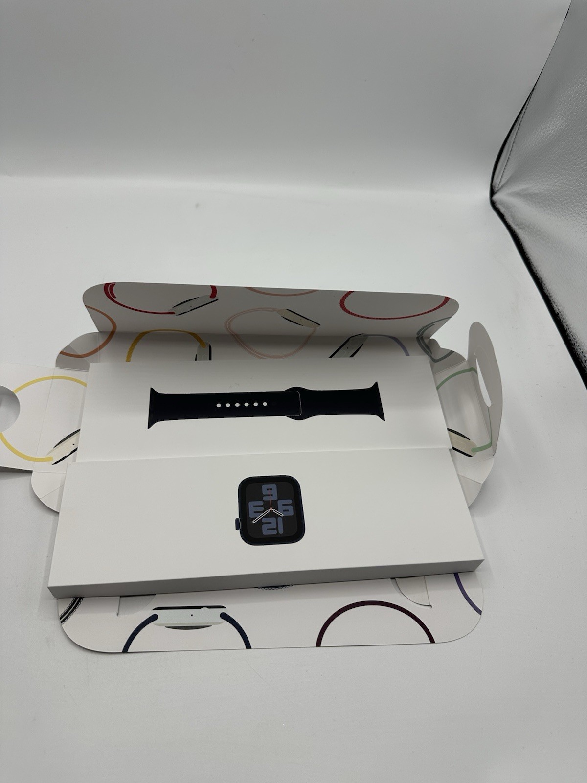 MXE73LL/A Apple Watch SE (Gen 2) 40mm Midnight Al Mid SB S/M GPS