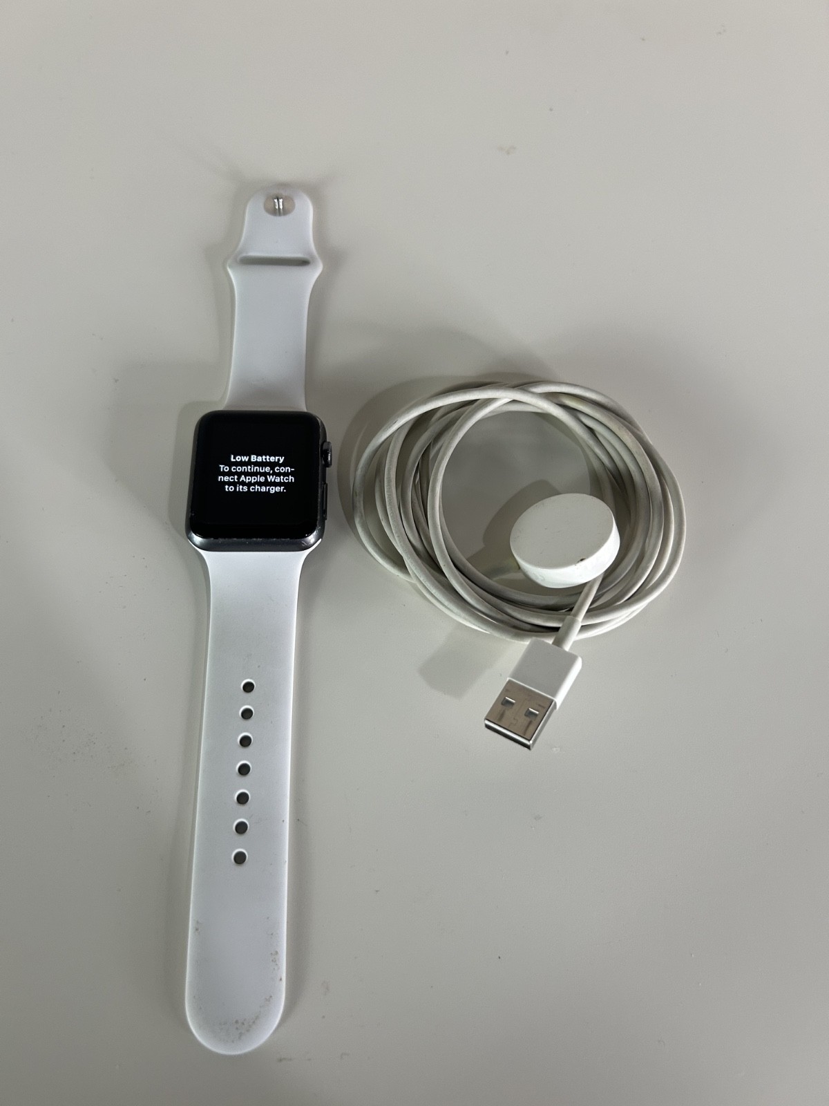 Apple Watch 7000 Series 42mm Grey Aluminum Case Silicone Band Needs Repair