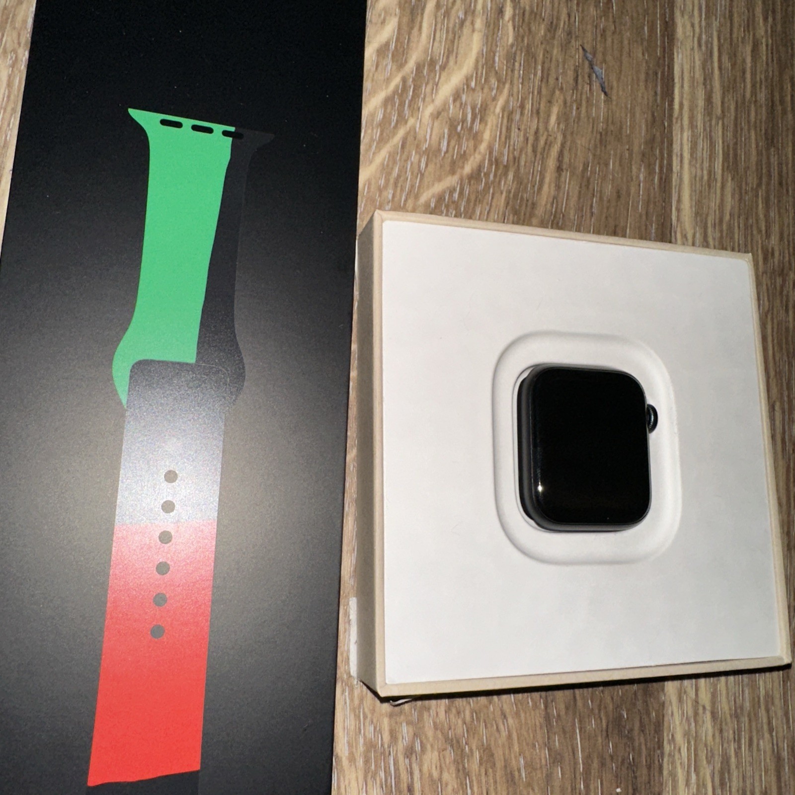 OPEN BOX Apple Watch Series 6 40mm (GPS) Nike Aluminum Case / Black Unity Band