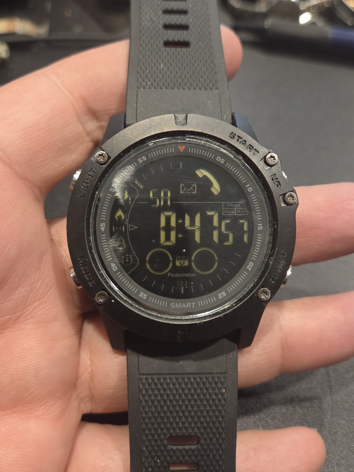 Men Outdoor Digital Sport Watch Pedometer Wrist Watch for Android EUC C203