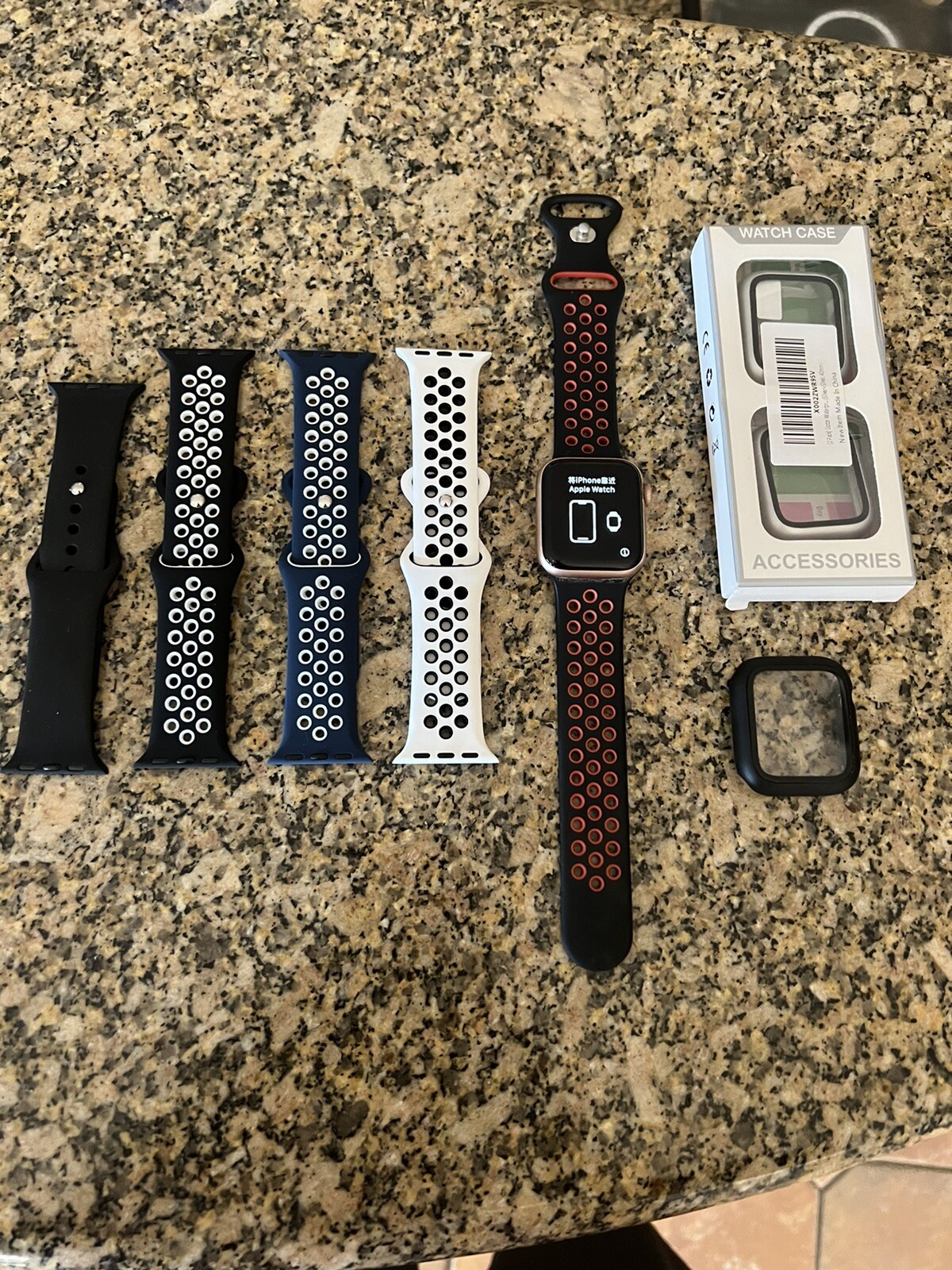 Apple Watch Series 5 40mm Aluminum Gold Case Pink Sand Sport Band – MWV72LL/A
