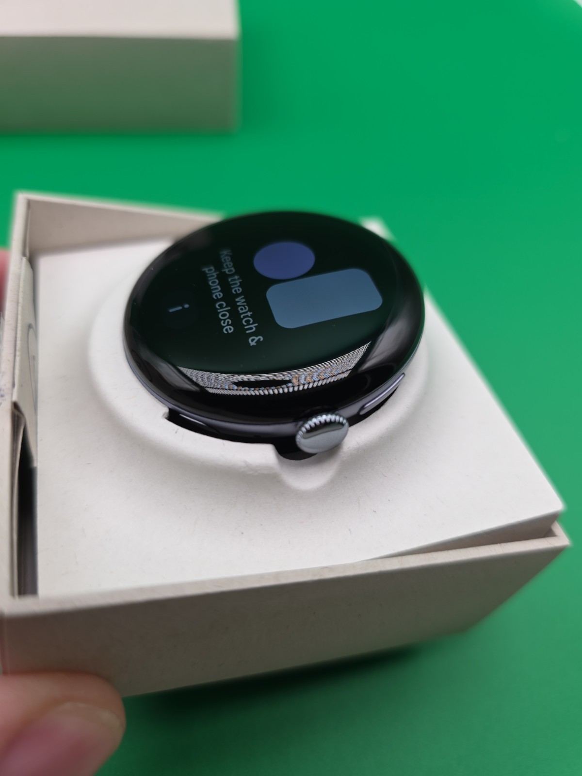 ***Google Pixel Watch 4 (45mm) Wi-Fi Moonstone Color Band