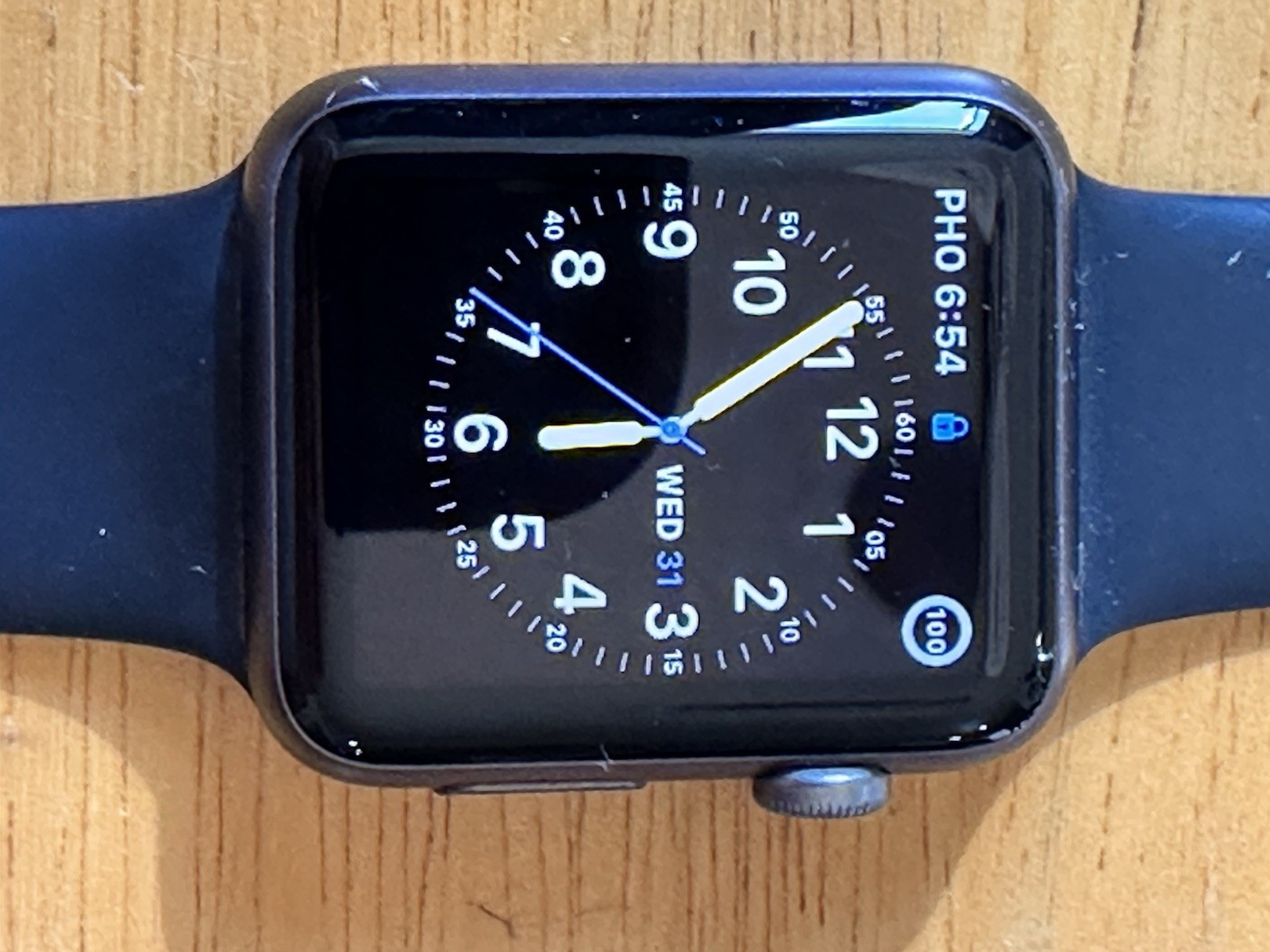 Apple Watch 1 Sport 7000 Series 42mm Space Gray Aluminum Black Band Bluetooth