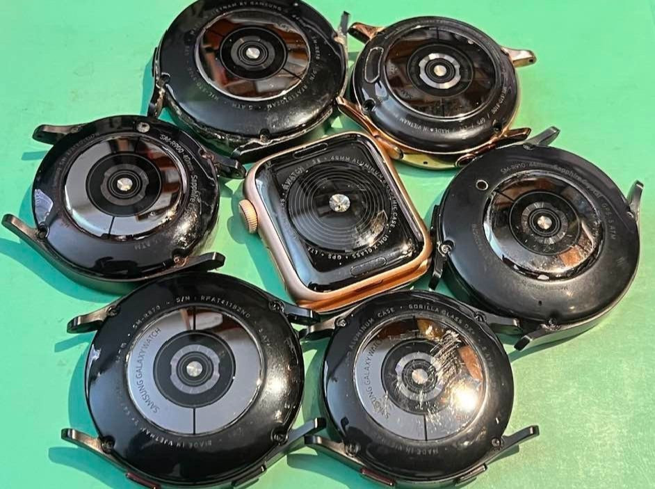 LOT 7 SAMSUNG GALAXY WATCH5 WATCH4 APPLE WATCH SE 44MM 40MM AS IS PARTS REPAIR