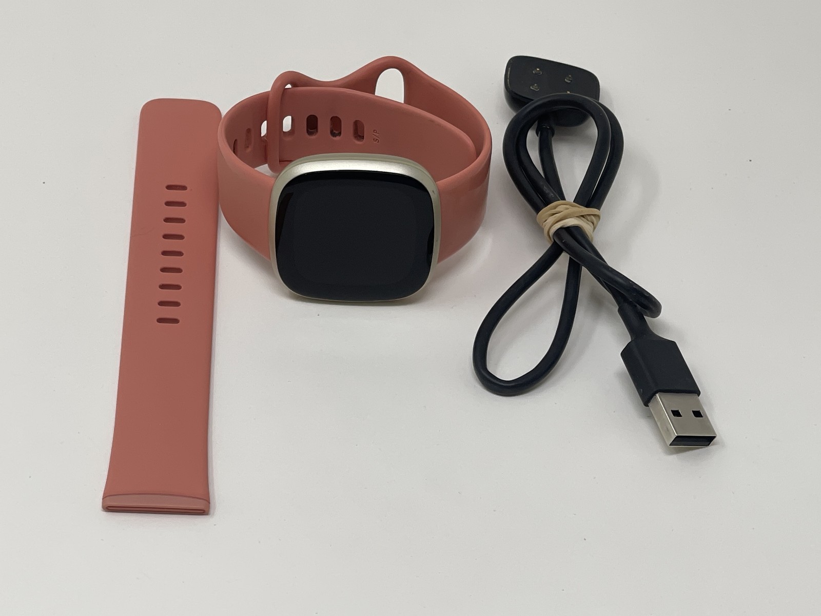 FitBit Versa 3 FB511 Soft Gold With Pink Clay Bands Good
